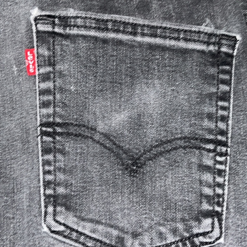 Preowned 502  Levi’s  Ripped  Jeans Fade Out Color Black  Men’s  Size 38X30 . - Picture 7 of 12